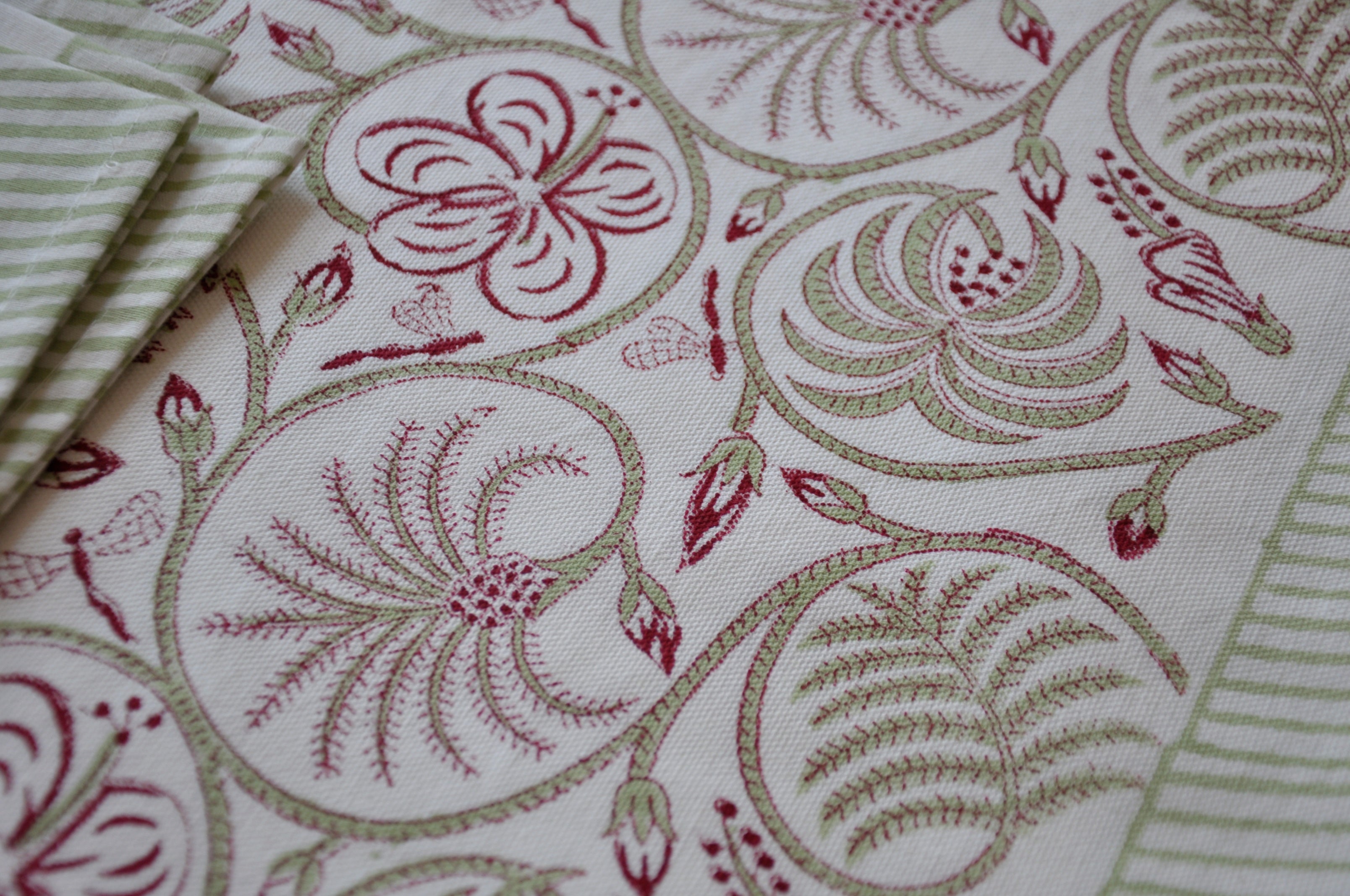 Riya Placemats with Napkins - Set of 6