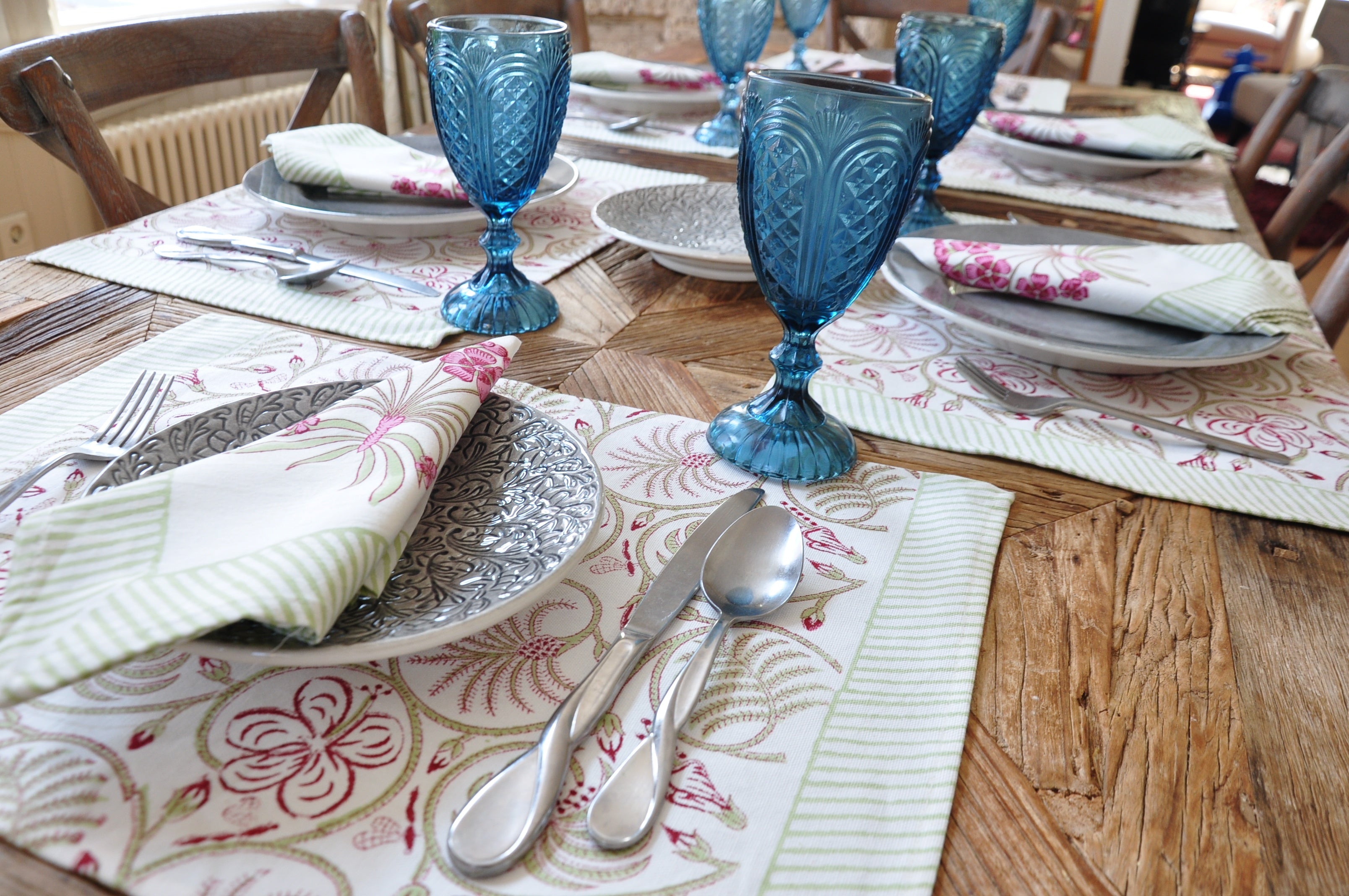 Riya Placemats with Napkins - Set of 6