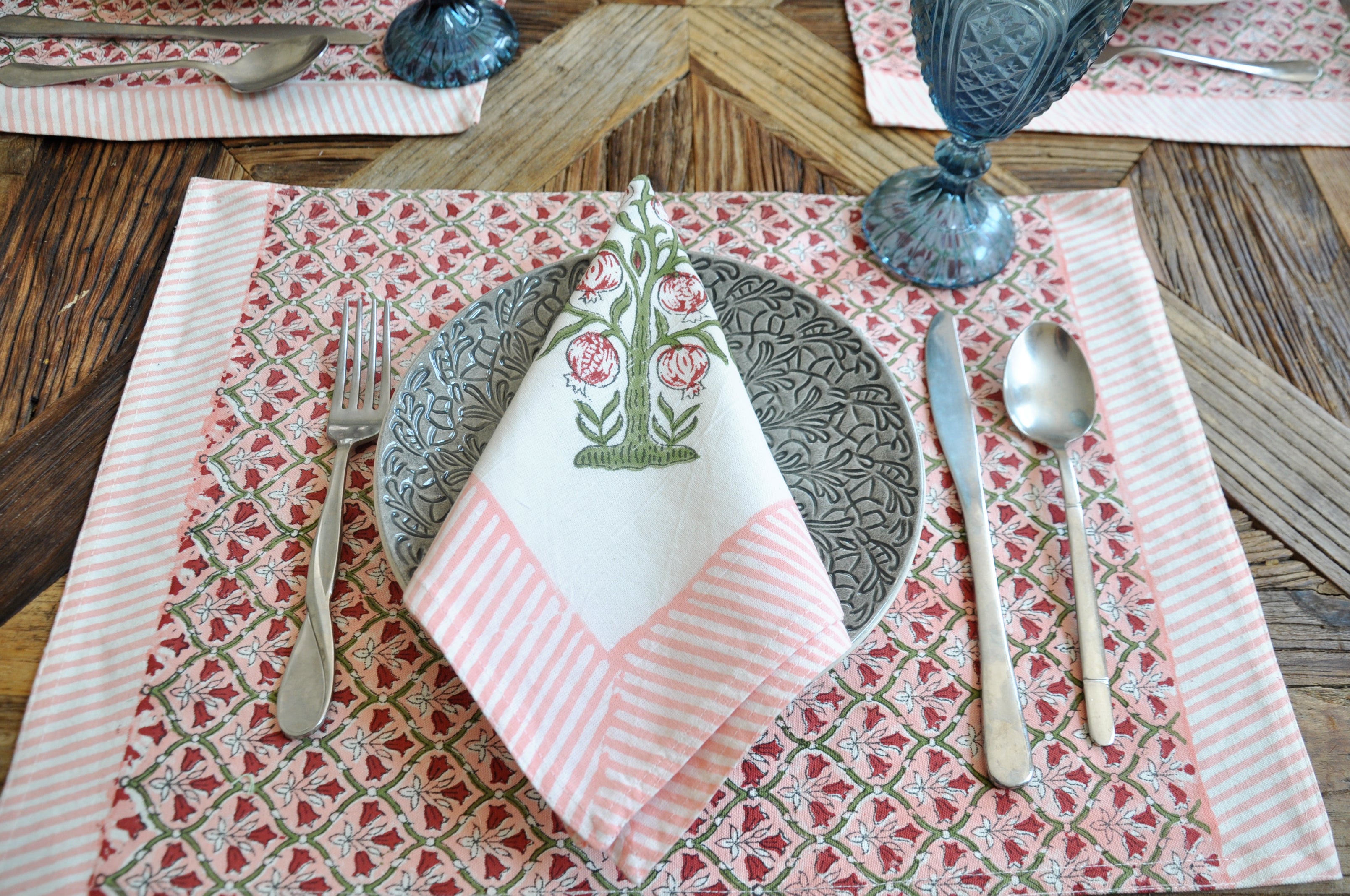 Zoya Placemats with Napkins - Set of 6
