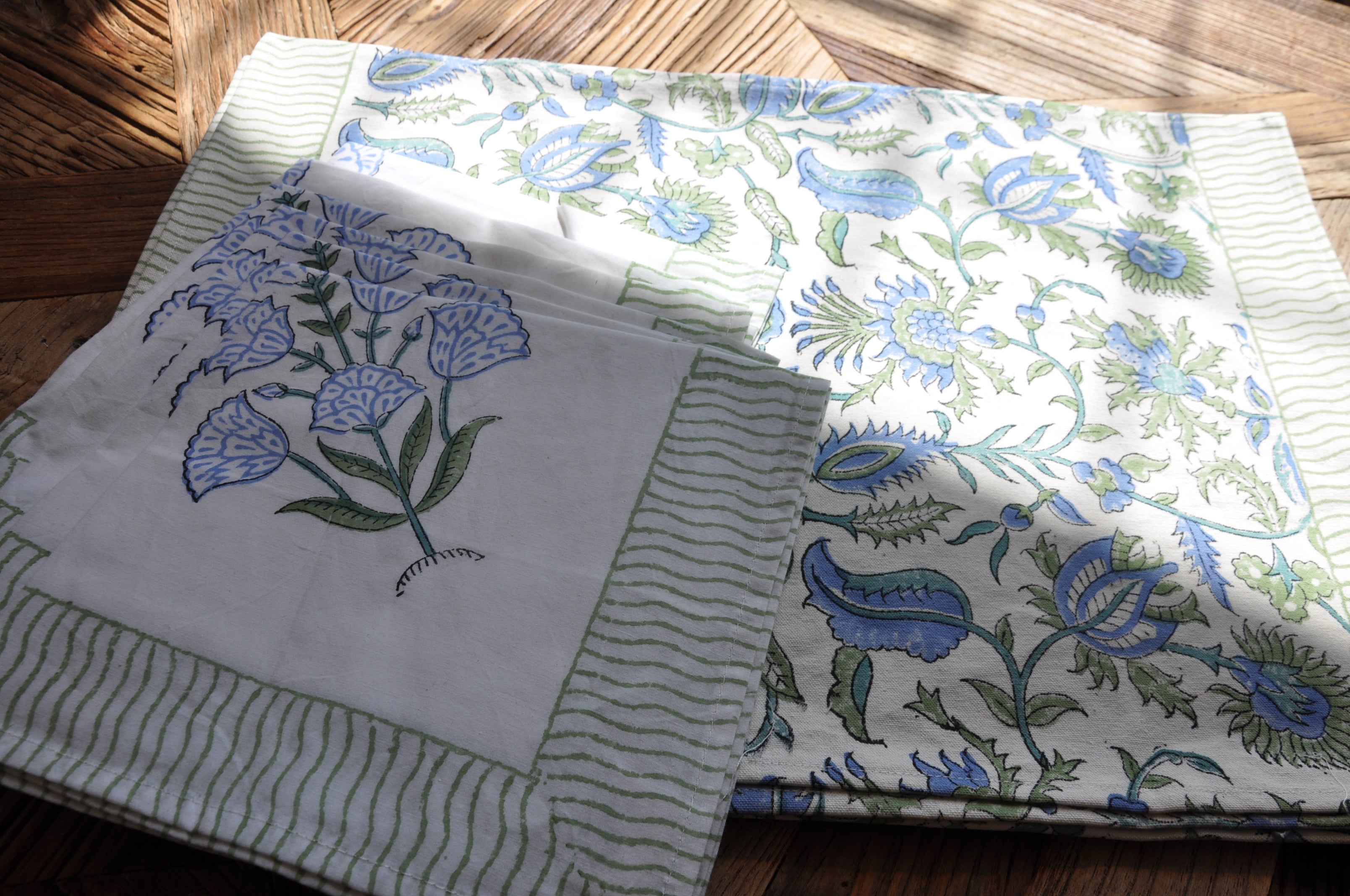 Aria Placemats with Napkins - Set of 6