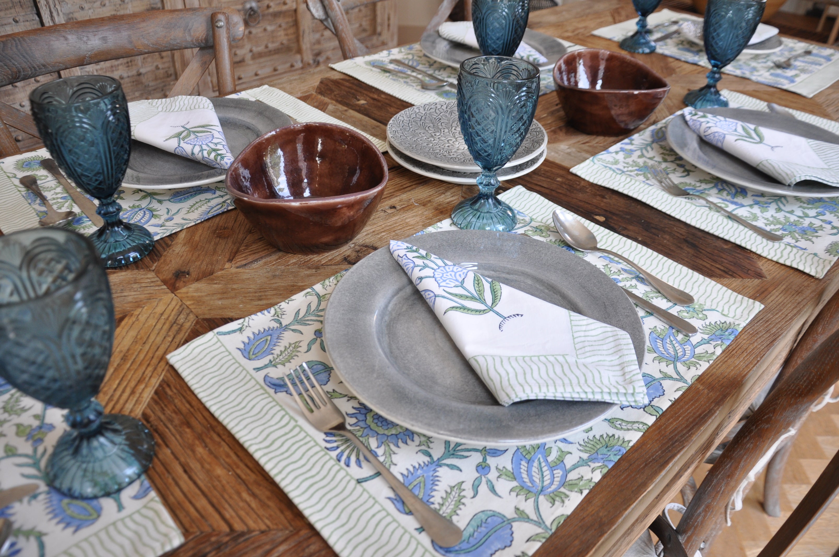 Aria Placemats with Napkins - Set of 6
