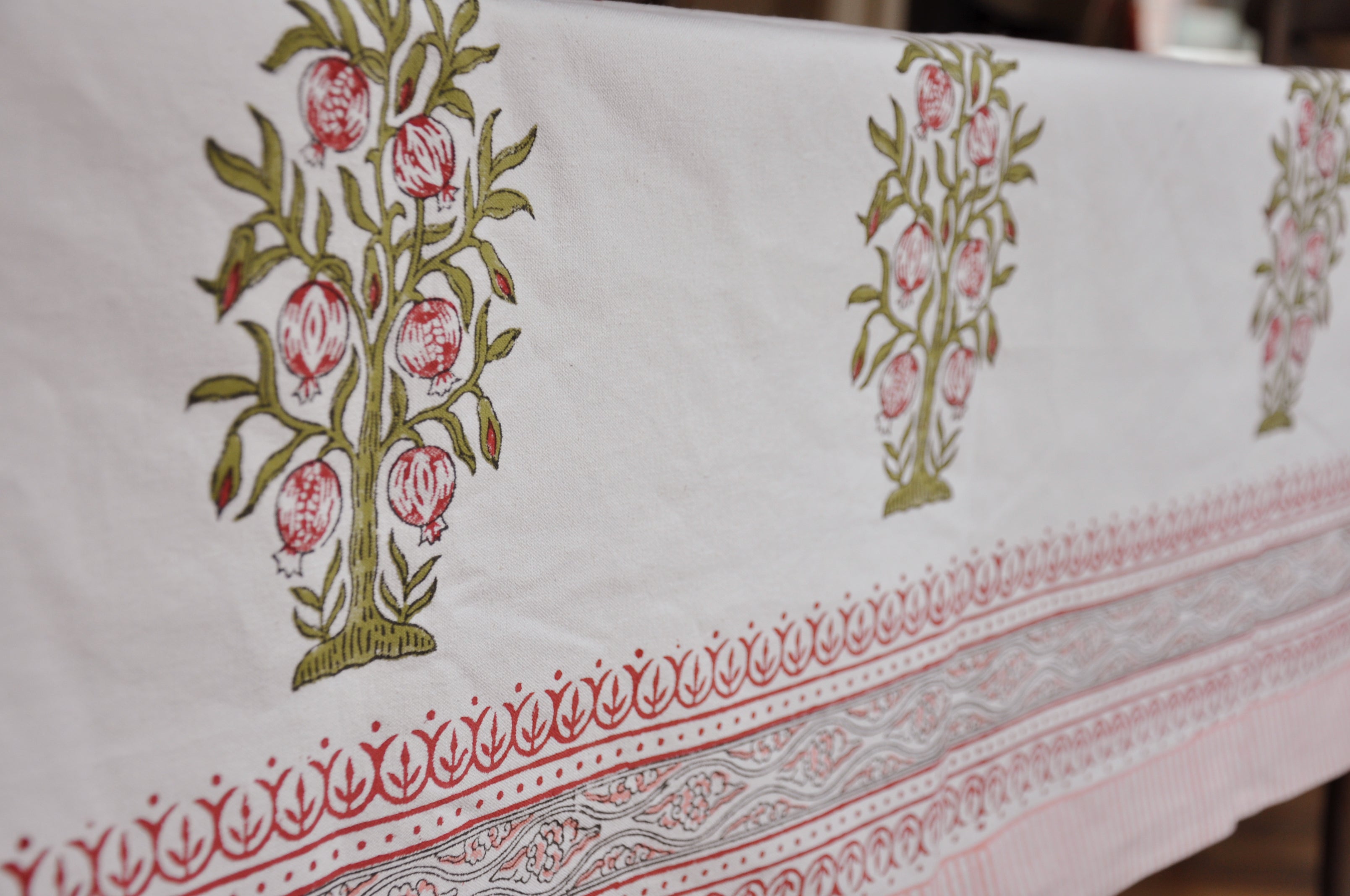 Lily Lust Tablecloth
