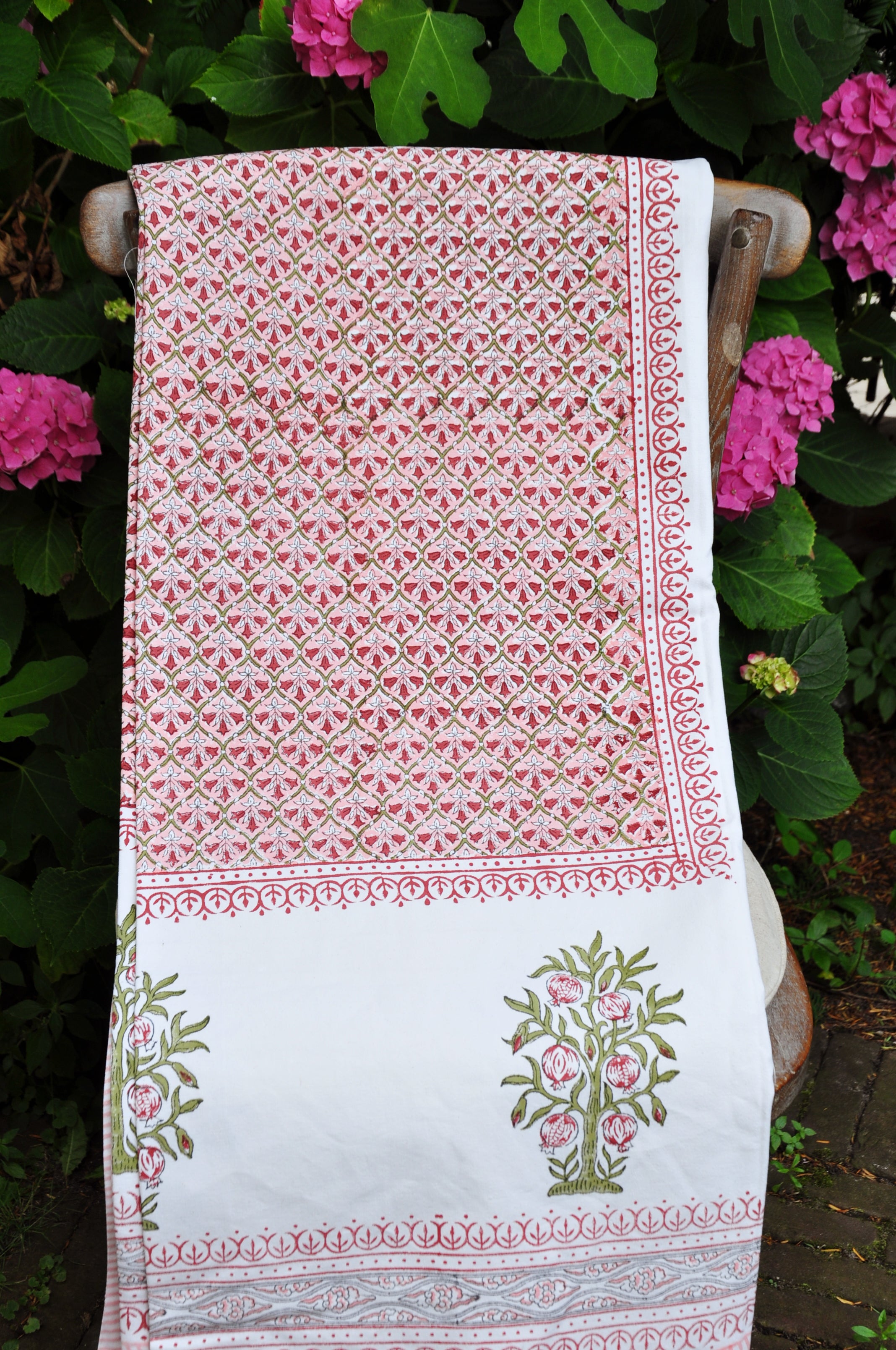 Lily Lust Tablecloth
