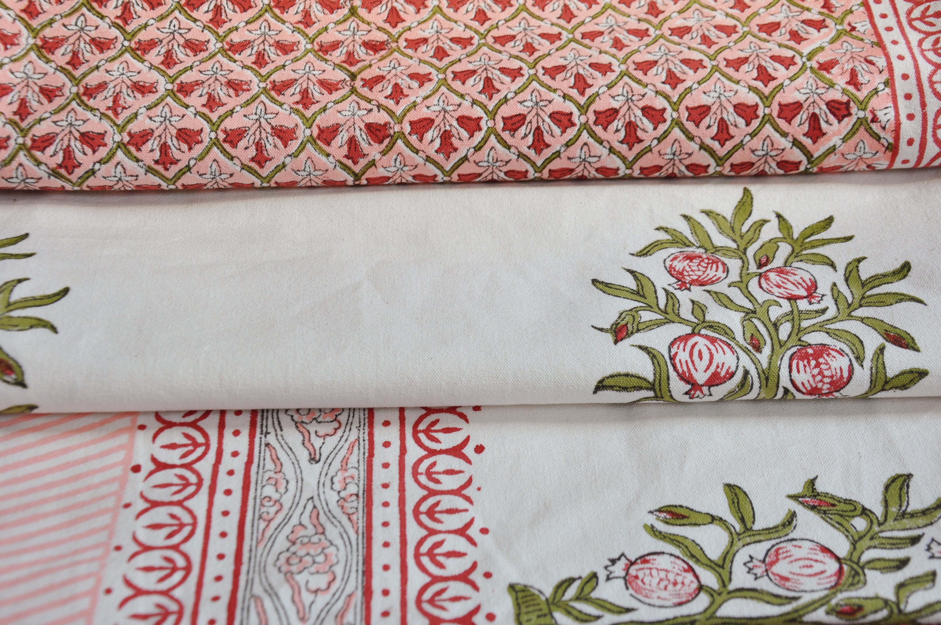 Lily Lust Tablecloth