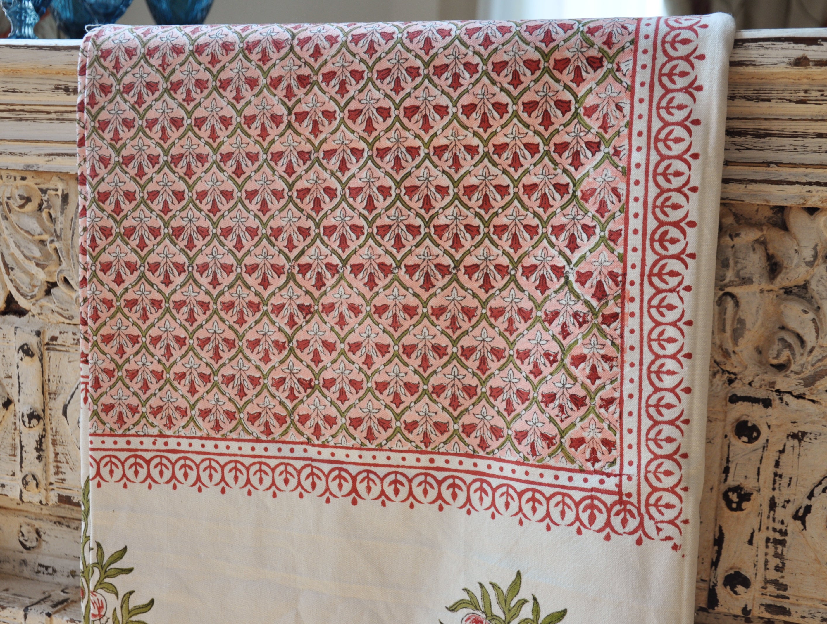 Lily Lust Tablecloth